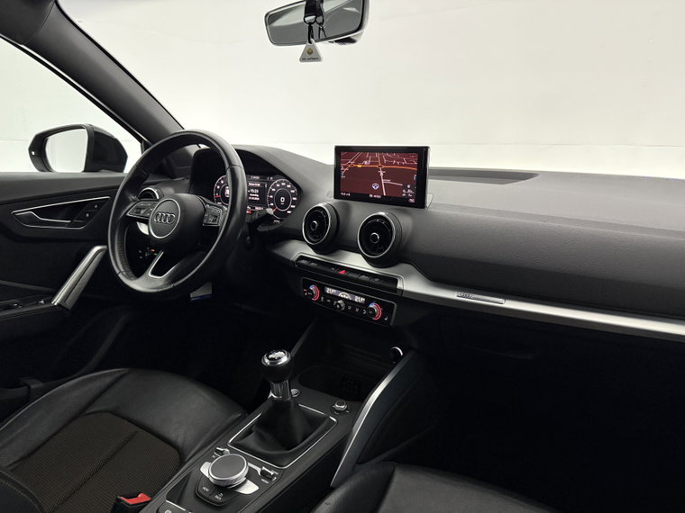 Vehicle Image 32