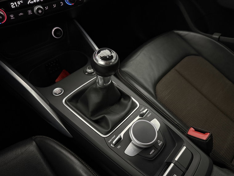 Vehicle Image 33