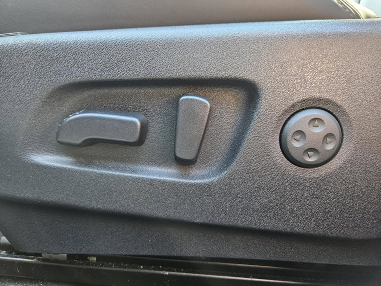 Vehicle Image 24