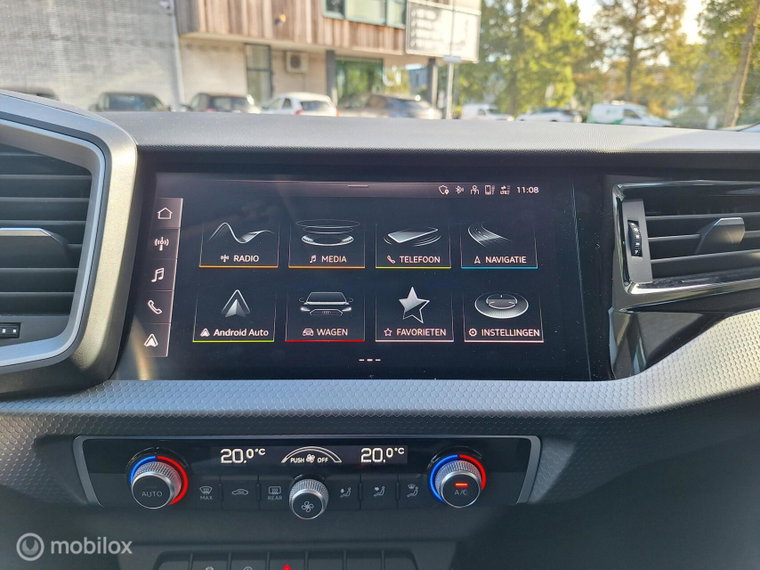 Vehicle Image 26