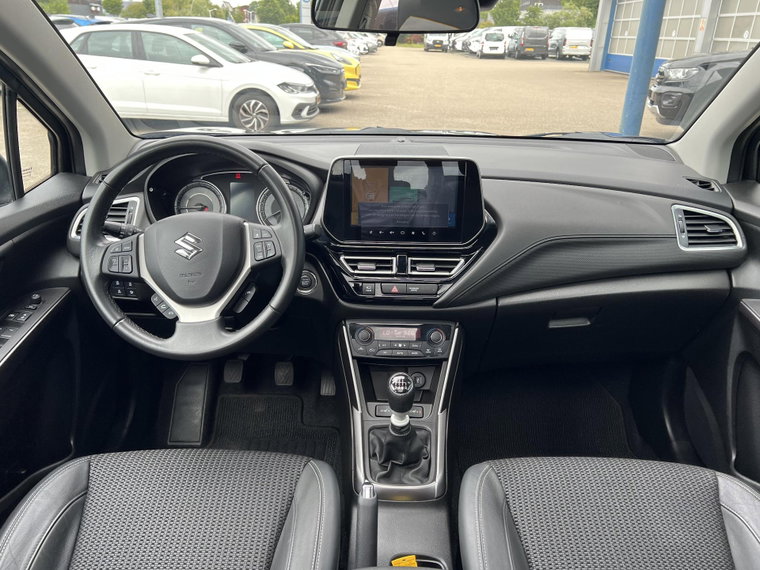 Vehicle Image 16