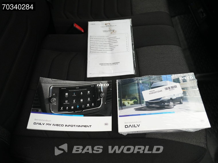 Vehicle Image 32