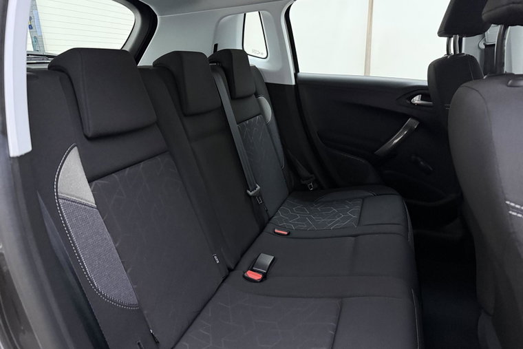 Vehicle Image 14