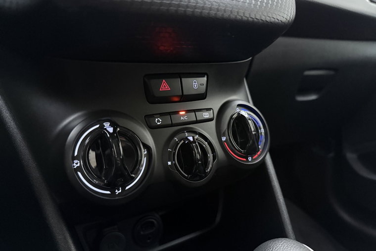 Vehicle Image 23