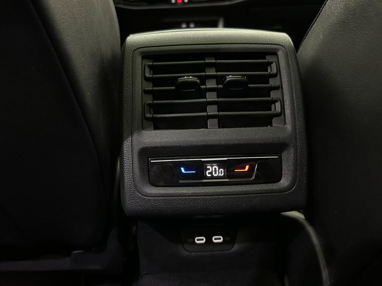 Vehicle Image 26