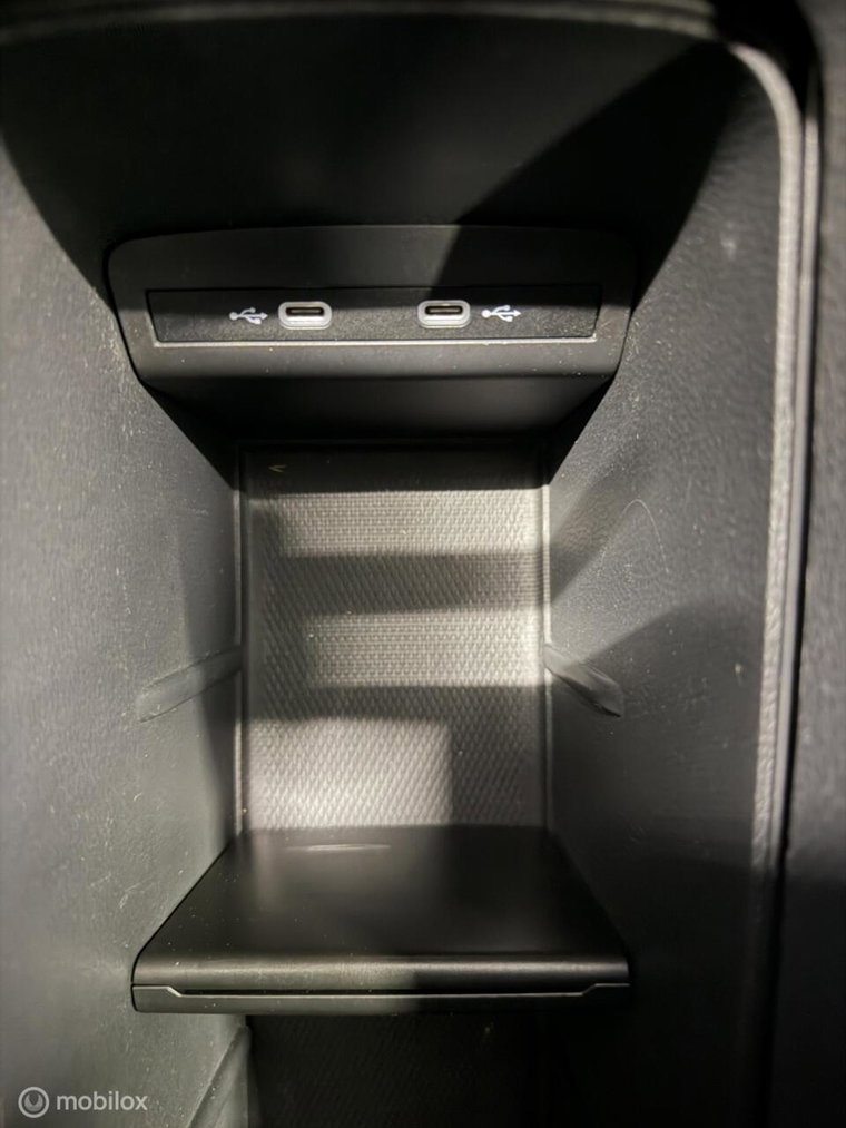 Vehicle Image 37