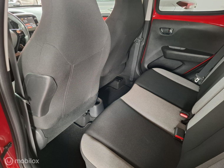 Vehicle Image 13