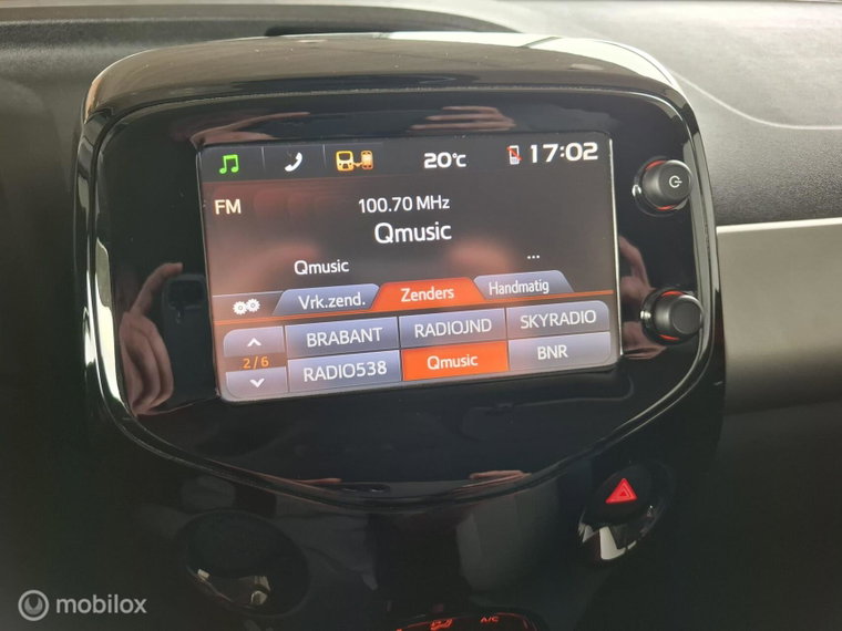Vehicle Image 19