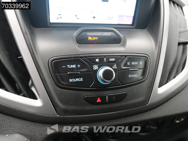 Vehicle Image 38