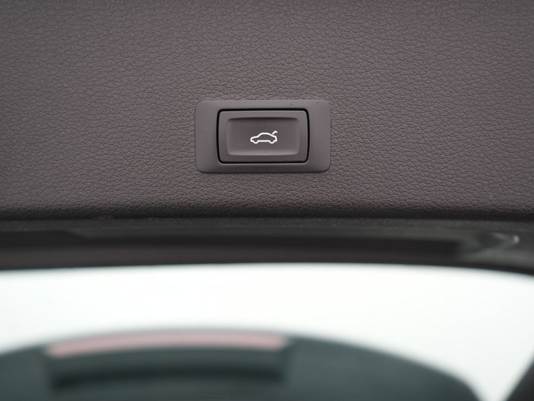 Vehicle Image 40