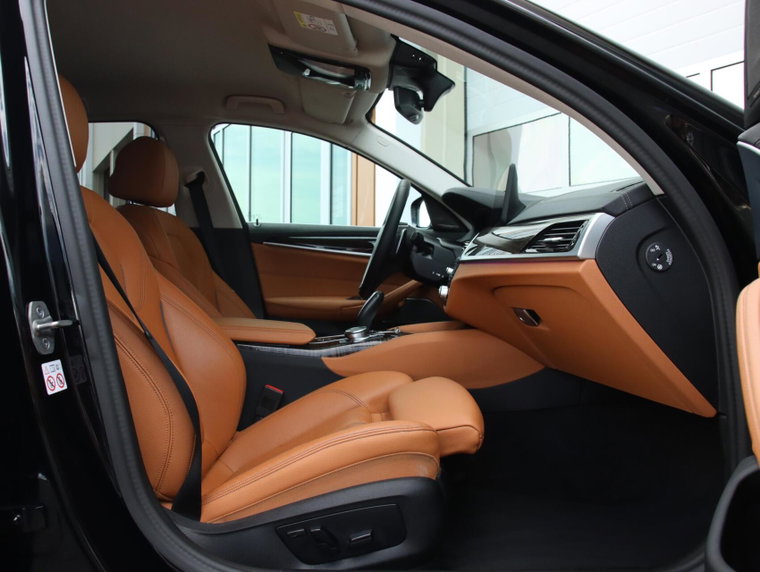 Vehicle Image 35