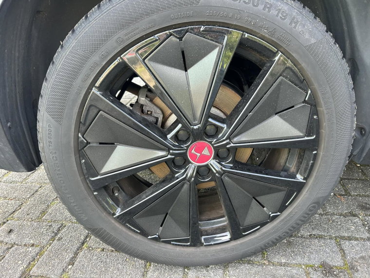 Vehicle Image 13