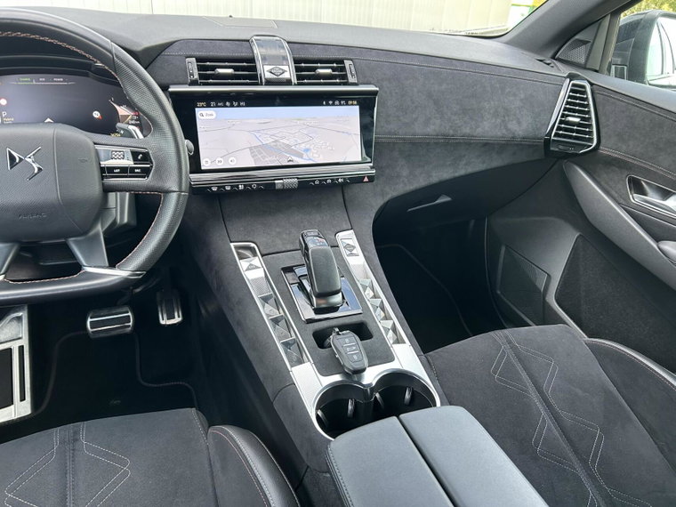 Vehicle Image 23