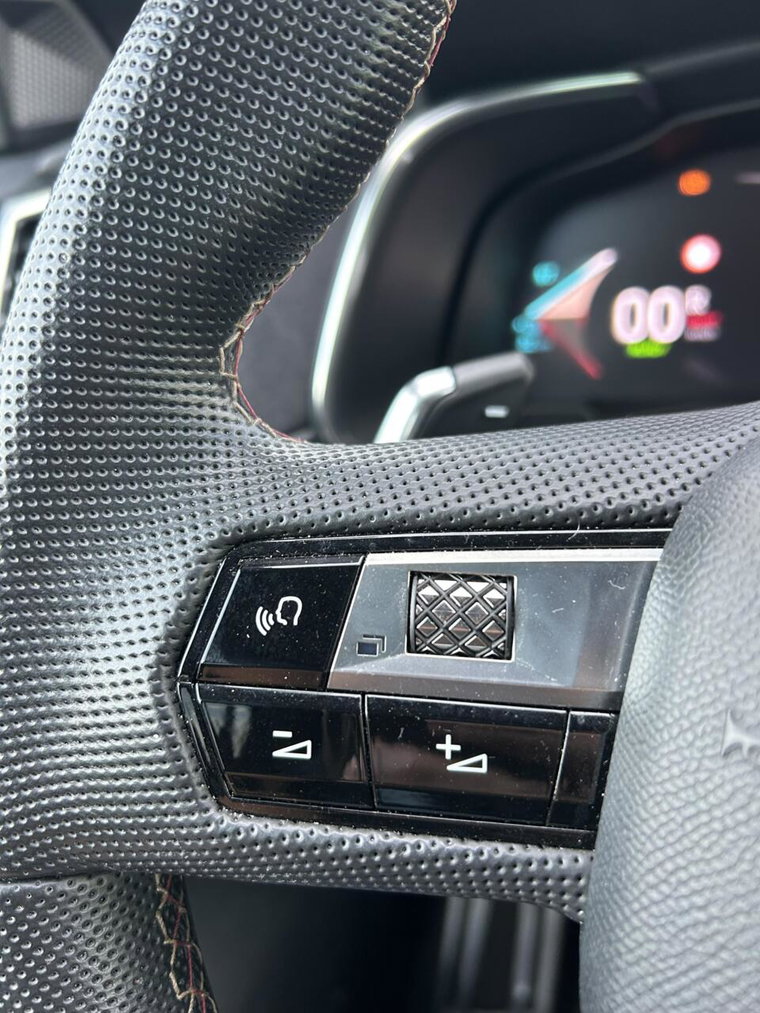 Vehicle Image 24
