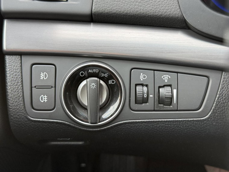 Vehicle Image 28