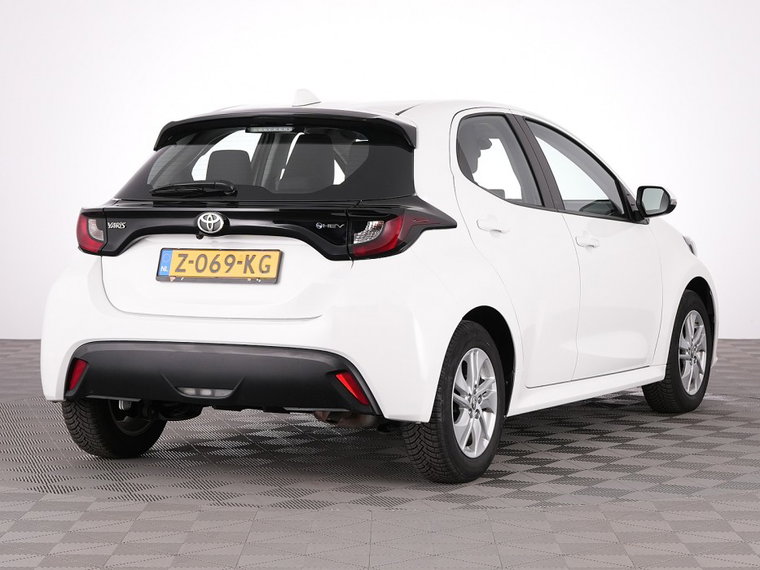 Vehicle Image 16