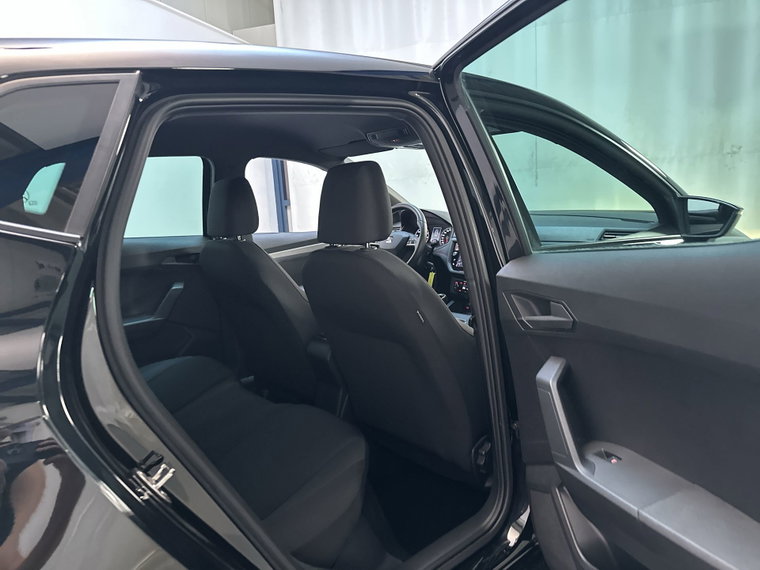Vehicle Image 17
