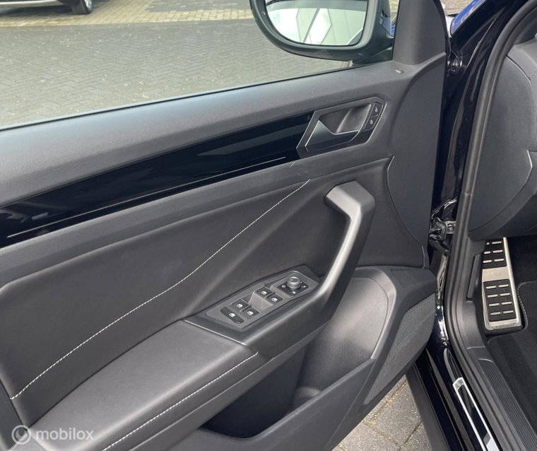Vehicle Image 33