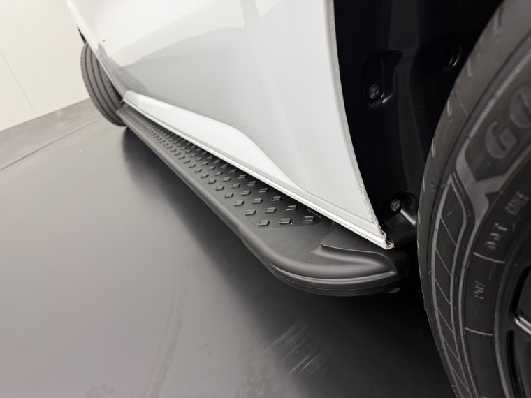 Vehicle Image 33