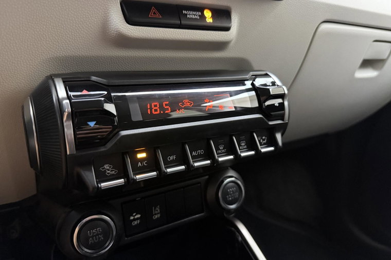 Vehicle Image 22