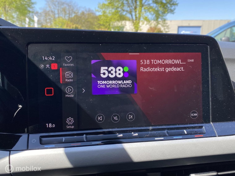 Vehicle Image 12