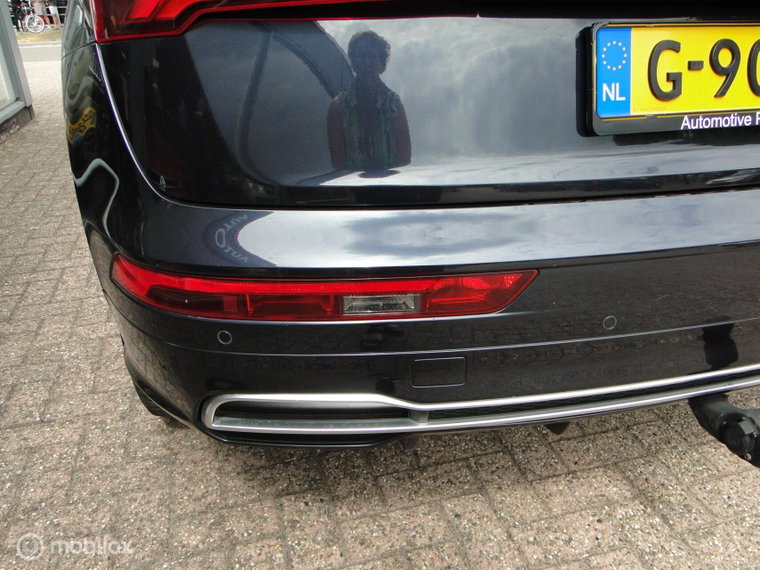 Vehicle Image 35