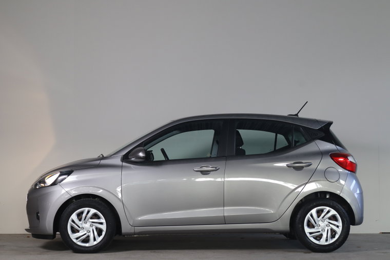 Vehicle Image 12