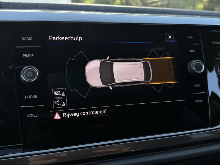 Vehicle Image 32