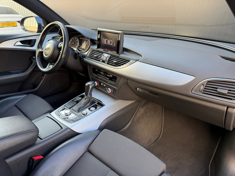 Vehicle Image 24