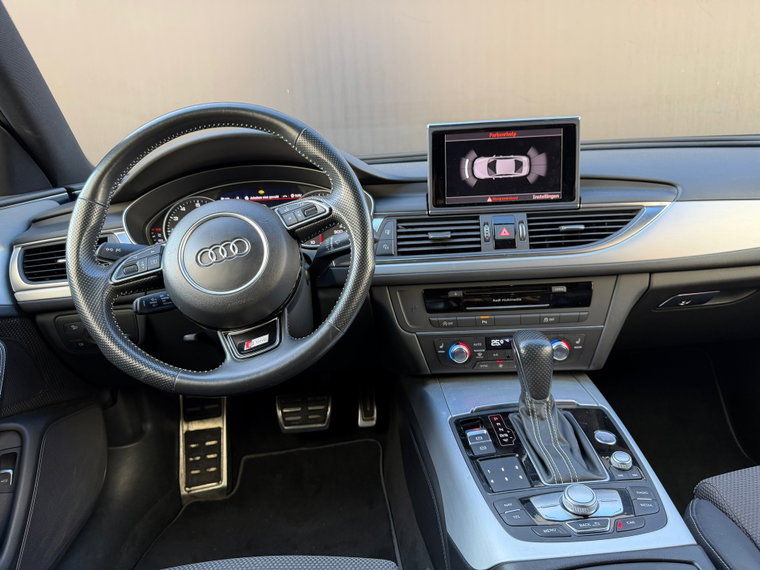 Vehicle Image 32