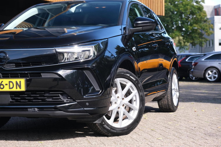 Vehicle Image 13