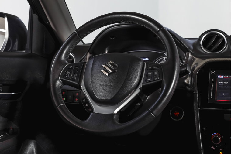 Vehicle Image 9