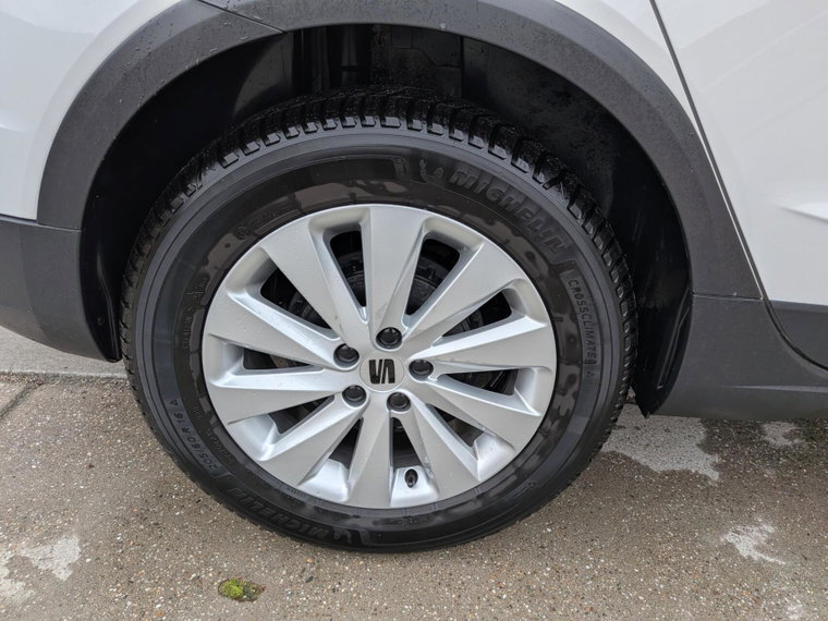 Vehicle Image 25