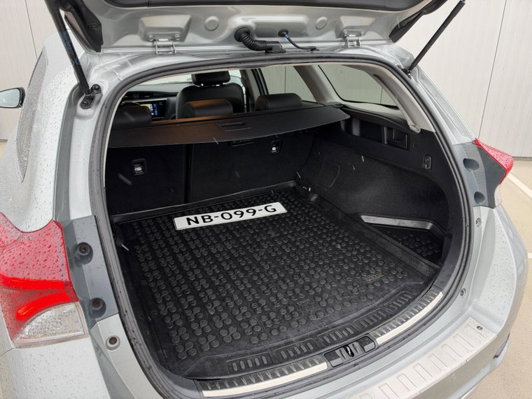 Vehicle Image 16