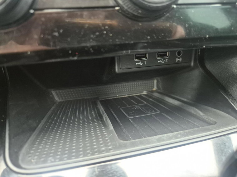 Vehicle Image 17