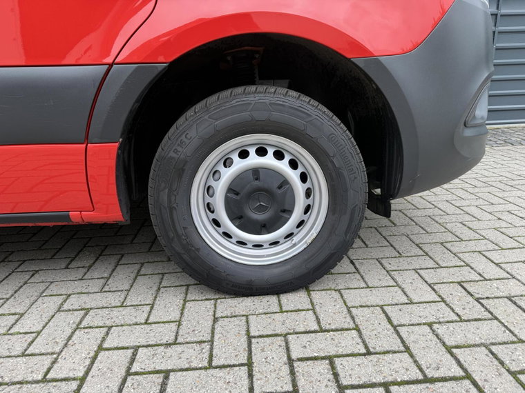 Vehicle Image 26