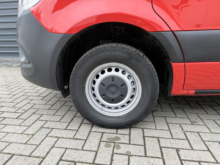 Vehicle Image 28