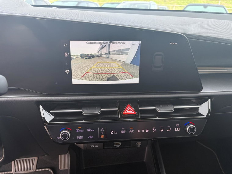 Vehicle Image 32