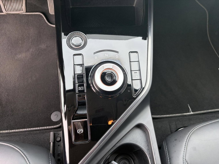 Vehicle Image 35