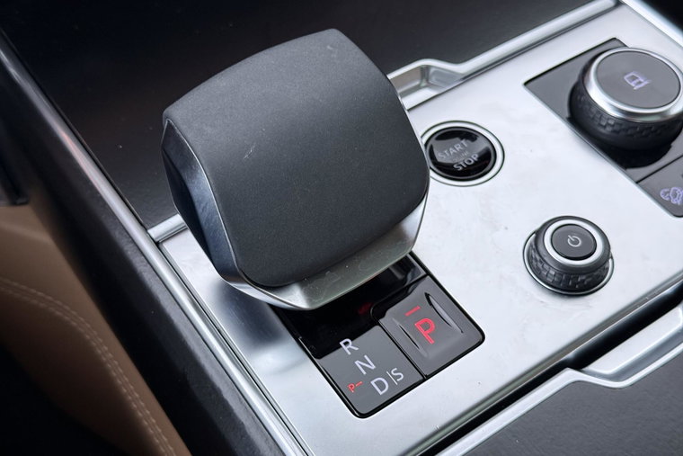 Vehicle Image 35