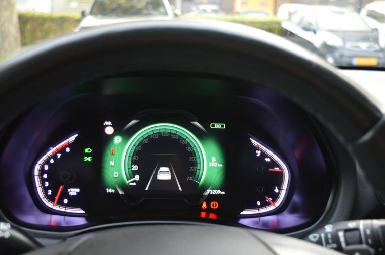 Vehicle Image 12