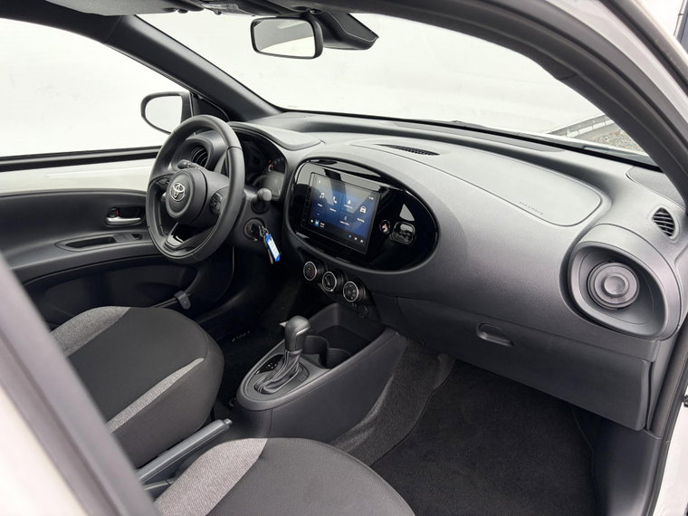 Vehicle Image 17