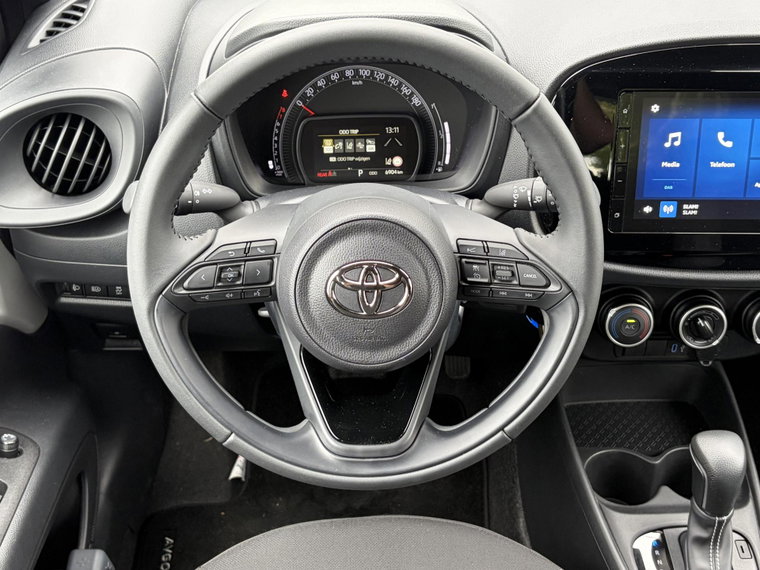 Vehicle Image 19