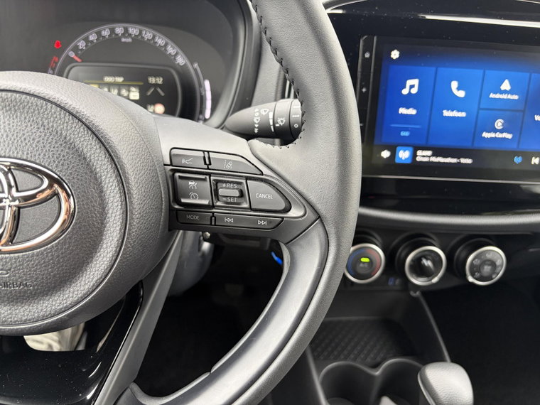 Vehicle Image 23