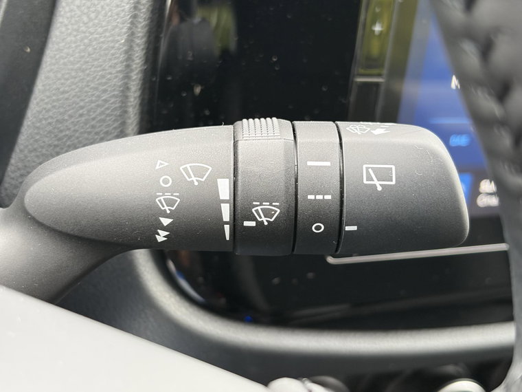 Vehicle Image 24