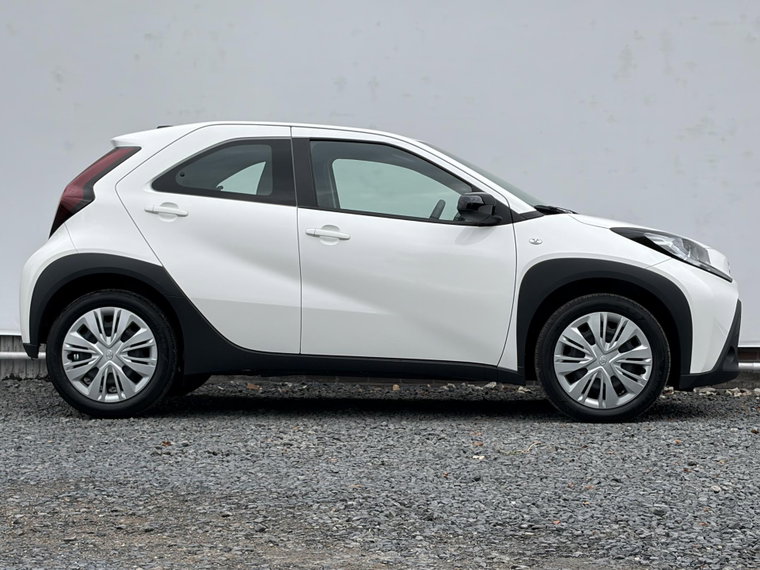 Vehicle Image 10