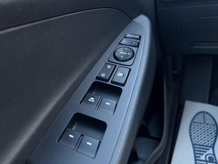 Vehicle Image 26