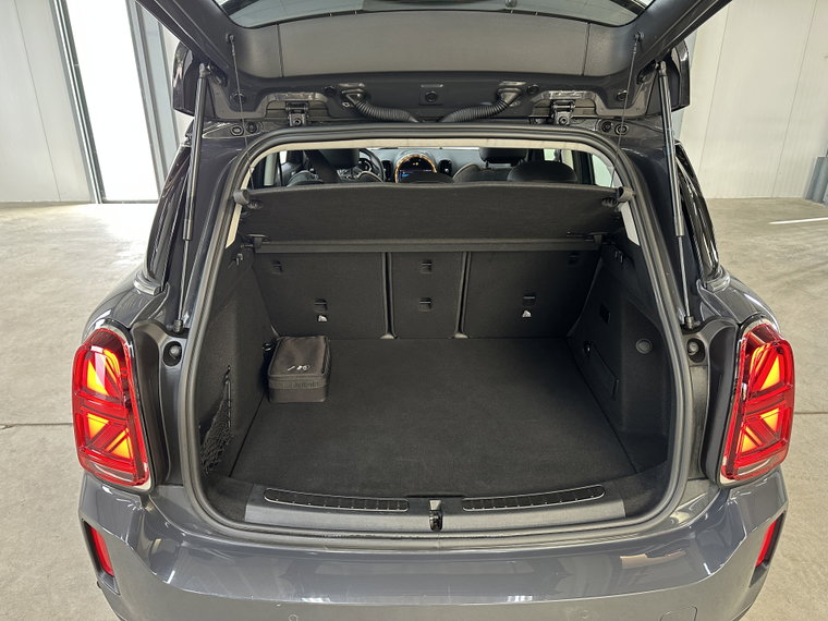 Vehicle Image 32