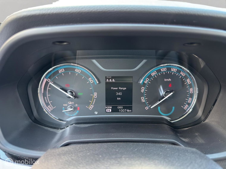 Vehicle Image 9