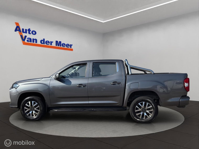Vehicle Image 10